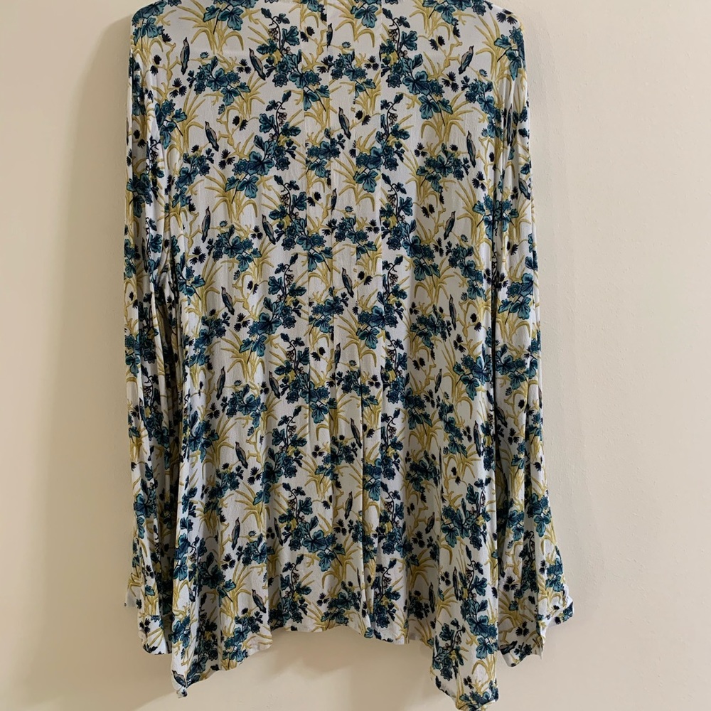 Ivory patterned button down top - Picture 3 of 6